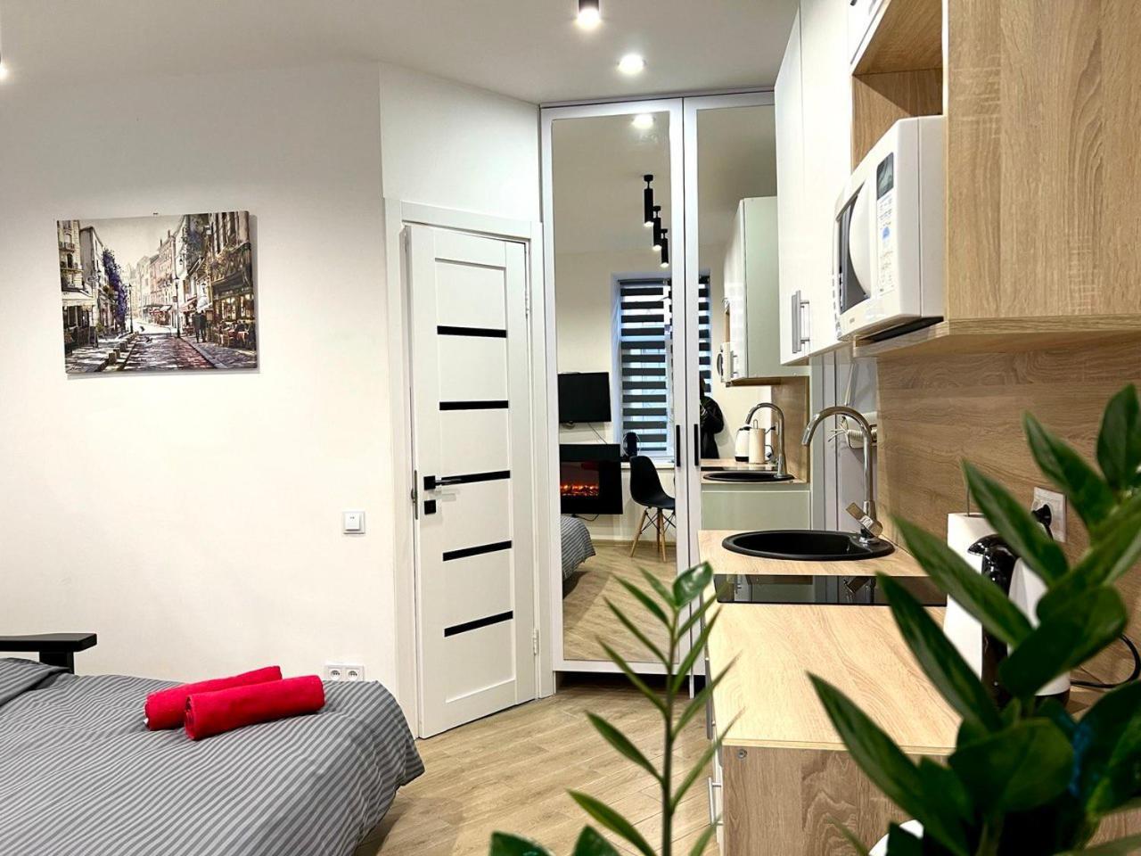 Apartments Vip Avalon Lviv Exterior photo