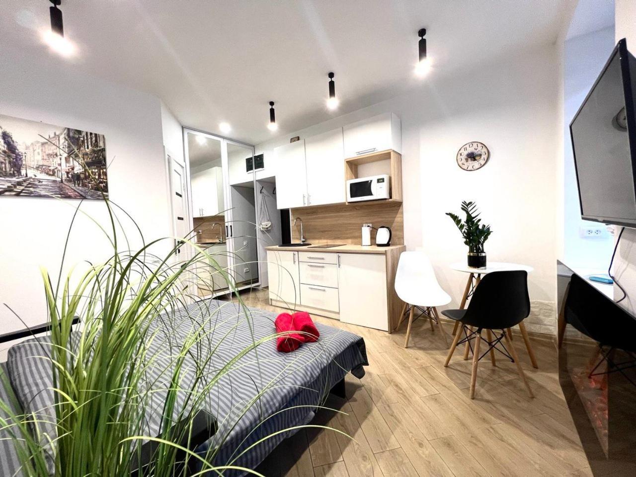 Apartments Vip Avalon Lviv Exterior photo