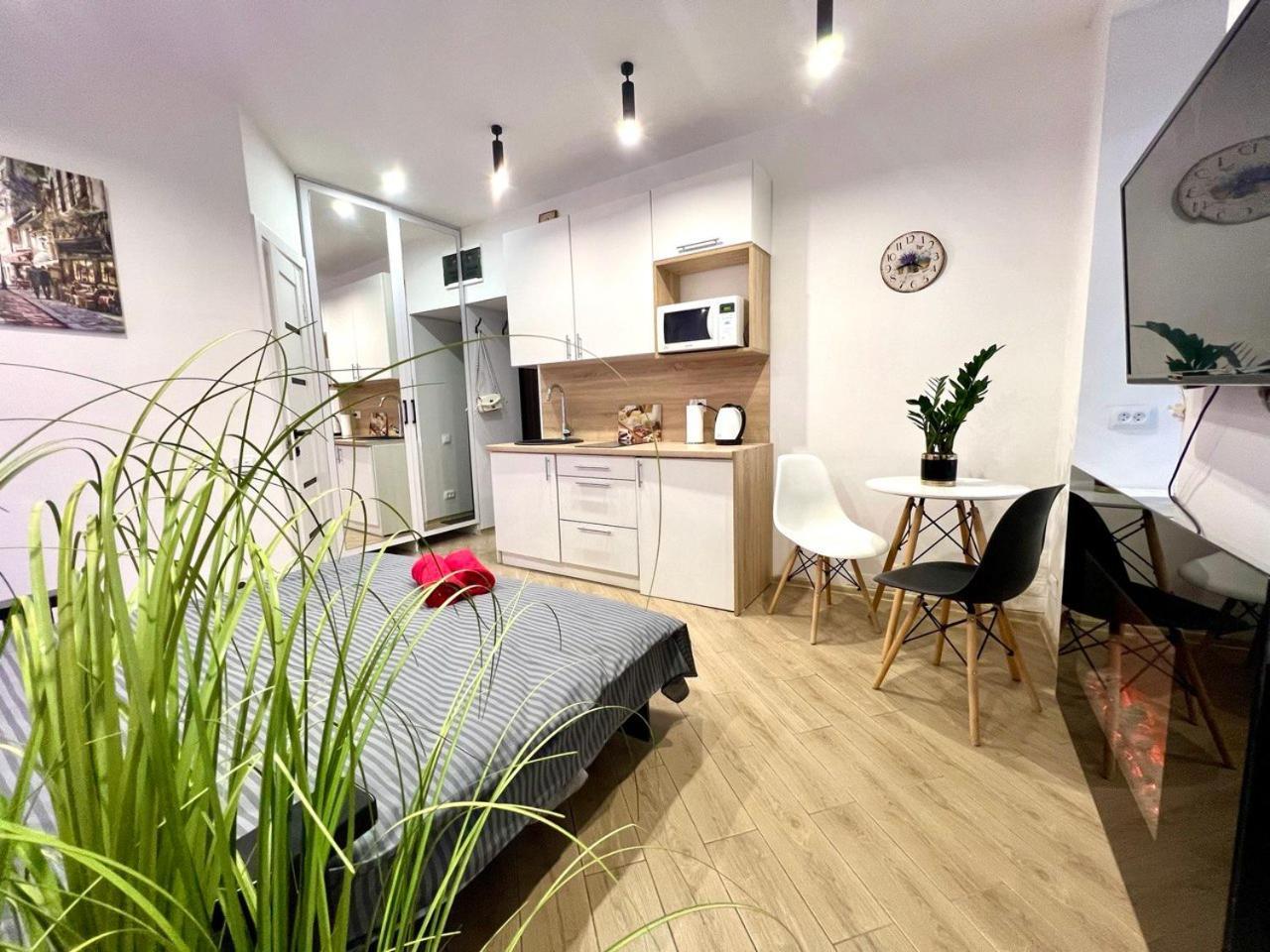 Apartments Vip Avalon Lviv Exterior photo