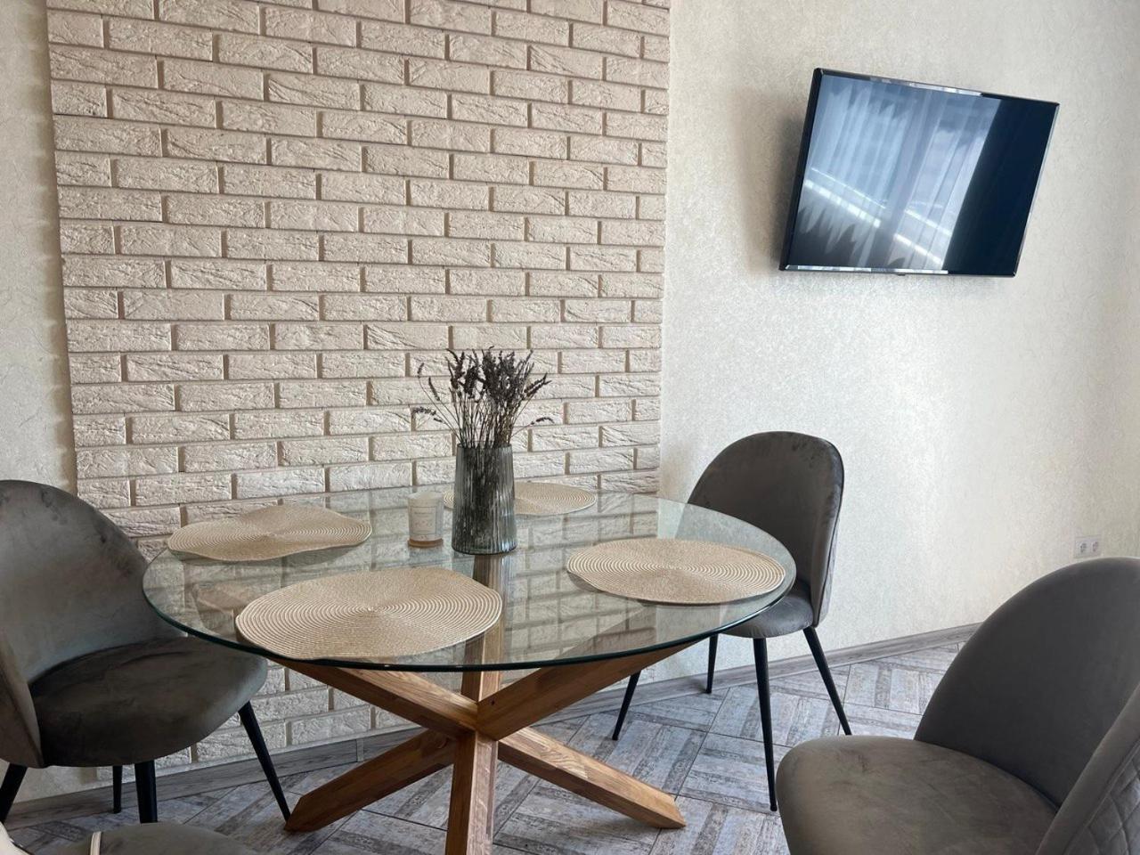 Apartments Vip Avalon Lviv Exterior photo