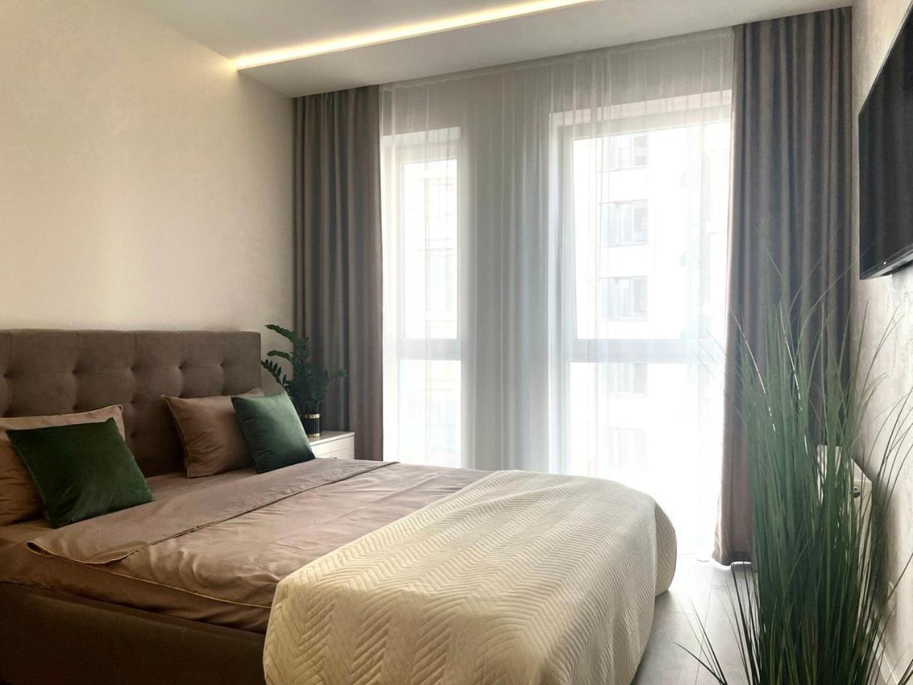 Apartments Vip Avalon Lviv Exterior photo