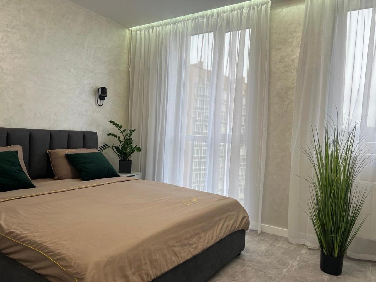 Apartments Vip Avalon Lviv Exterior photo